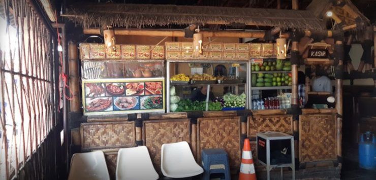 5 Restoran Lesehan Ini Cocok Buat Makan Bareng Keluarga 5 Restoran Lesehan Ini Cocok Buat Makan Bareng Keluarga