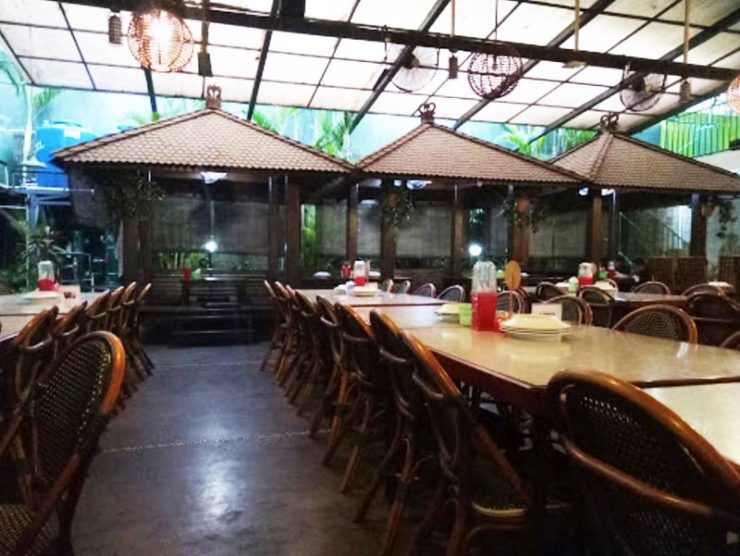 5 Restoran Lesehan Ini Cocok Buat Makan Bareng Keluarga 5 Restoran Lesehan Ini Cocok Buat Makan Bareng Keluarga