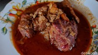 Di sini lidah akan dimanjakan dengan lezatnya cita rasa kuliner khas Salatiga. Diracik oleh wanita asli Salatiga, menu makanan di sini bisa mengobati rindu kampung halaman. Foto: Devi S. Lestari/detikFood