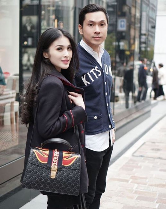Sandra Dewi Pernikahan Sandra Dewi dengan Harvey Moeis digelar pada 8 November 2016 lalu di Cinderella Castle, Tokyo Disneyland, Jepang. (Foto: Instagram @sandradewi88)
