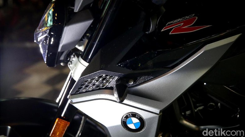 Sangar! Motor Baru BMW Motorrad Dibanderol Ro 380 Juta BMW Motorrad Indonesia meluncurkan BMW F 900 R. Motor ini dibanderol dengan harga mulai dari Rp 380 juta.