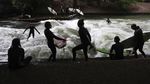 Serunya Berselancar di Kanal Eisbach