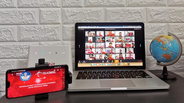 Dalam menghadapi pandemi COVID-19, Telkomsel menghadirkan paket data murah yang dikhususkan untuk kalangan mahasiswa. Paket khusus ini juga dialamatkan bagi untuk dosen, tenaga pendidik, dan karyawan perguruan tinggi.