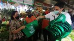 Susuri Pasar, Wagub DKI Kampanye Kantong Belanja Ramah Lingkungan