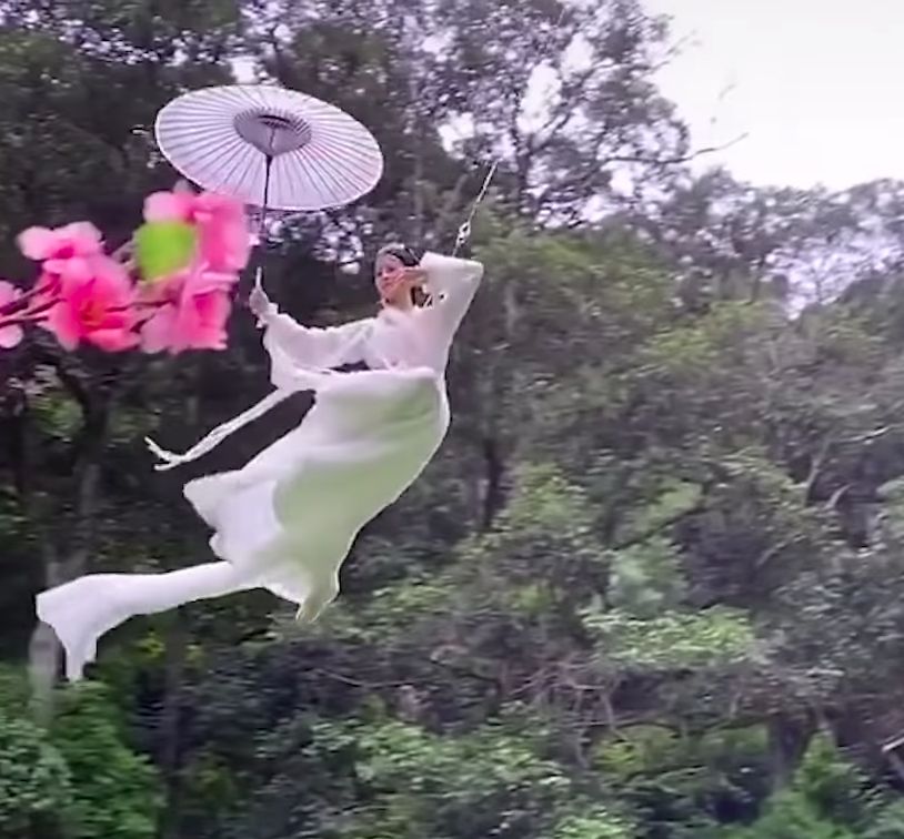 Wisata China Tawarkan Sensasi Terbang ala Bintang Film Kung Fu