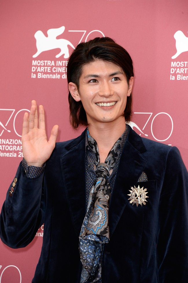 Haruma Miura yang pernah memenangkan Best Actor untuk film Kinky Boots tersebut meninggalkan puluhan film dan acara tv yang akan dikenang oleh para penggemarnya. Foto: Getty Images/Andreas Rentz