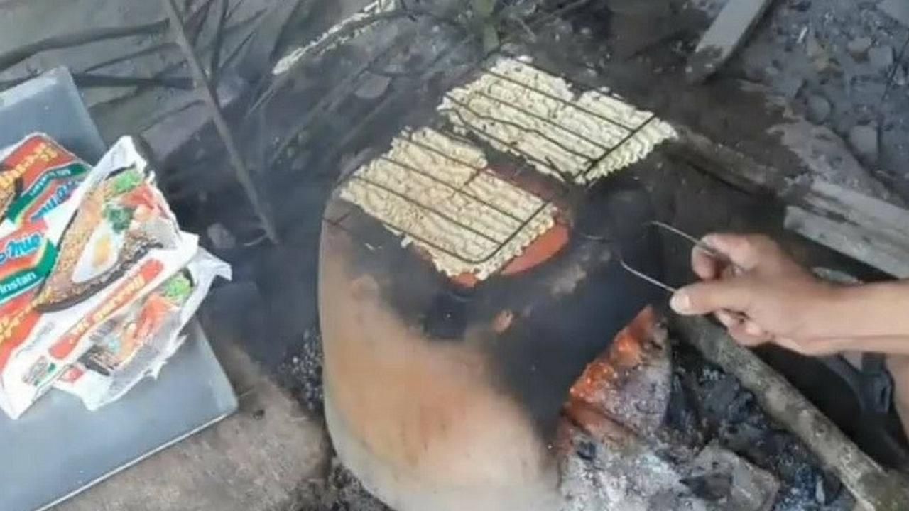 5 Cara Nyeleneh Masak Mie Instan