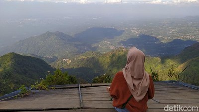 Gunung Telomoyo yang Indah namun Kini Ditutup