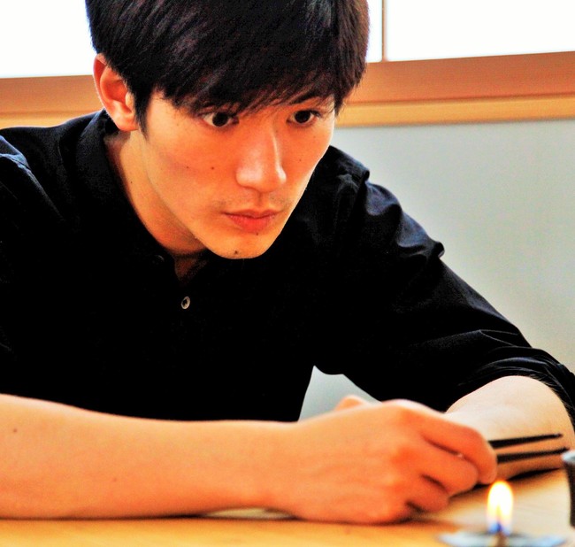 Meski belum dikonfirmasi, banyak orang berspekulasi bahwa Haruma yang mulai akting sejak kecil tersebut meninggal karena bunuh diri. Tak lama setelah berita kematiannya terungkap, nama Haruma Miura jadi trending topic. Para fans berduka atas kepergian pria kelahiran 5 April 1990 ini. Foto: Twitter @miuraharuma_jp