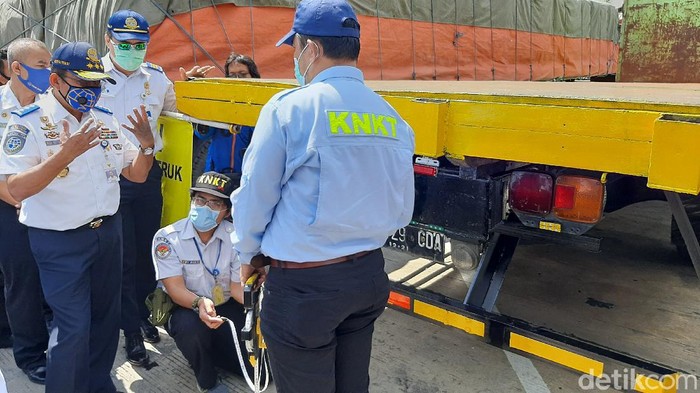 Kemenhub Dorong Truk Besar Pasang Ini Buat Kurangi Kecelakaan