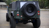 Rantis Maung versi militer ini dijual dengan kisaran harga Rp 600 jutaan. Sementara untuk versi sipilnya akan dijual dengan harga Rp 500 jutaan.