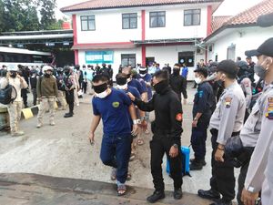 Video 90 Napi Bandar Narkoba dari Jabar Dipindahkan ke Nusakambangan