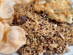 5 Nasi Goreng Unik Ini Pakai Tambahan Usus Hingga Bistik Ayam