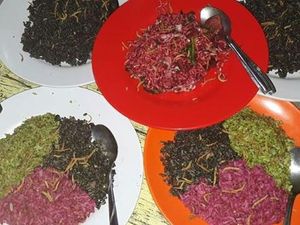 Icip-icip Nasi Goreng Warna-warni Khas Kedai Thole Kitchen