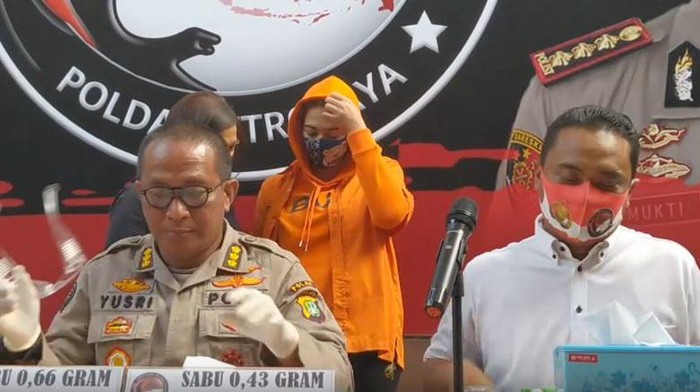 Penampilan Catherine Wilson Usai Ditangkap karena Narkoba