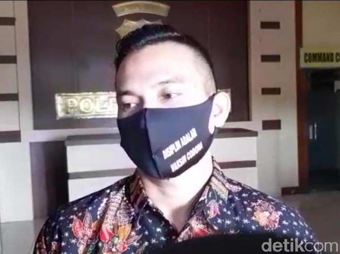 Jenazah pria di Ngawi batal dikuburkan karena mengeluarkan darah dari mulut dan hidung. Sebelum meninggal, pria itu sempat cekcok dengan sang adik.