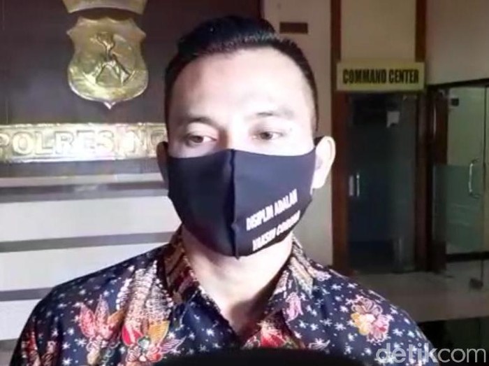 Jenazah pria di Ngawi batal dikuburkan karena mengeluarkan darah dari mulut dan hidung. Sebelum meninggal, pria itu sempat cekcok dengan sang adik.