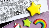 Biskuit di sini bisa dipesan sesuai selera. Kamu bahkan bisa memilih desain biskuit yang akan jadi santapannya. Foto: instagram @biscuiteers