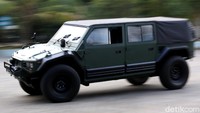 Sebagai informasi, rantis Maung dibekali mesin turbo diesel 4 silinder, 2.400 cc, 6 speed, dengan sistem penggerak four wheel drive (4WD).