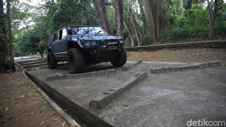 Yuk, Jajal Seberapa Gahar Rantis Maung PT Pindad (Persero) resmi memperkenalkan Kendraan Taktis (Rantis) Maung ke publik. Nah, seberapa gahar sih di medan ekstrem?