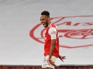 Rumor Transfer: Aubameyang Setuju Bertahan di Arsenal