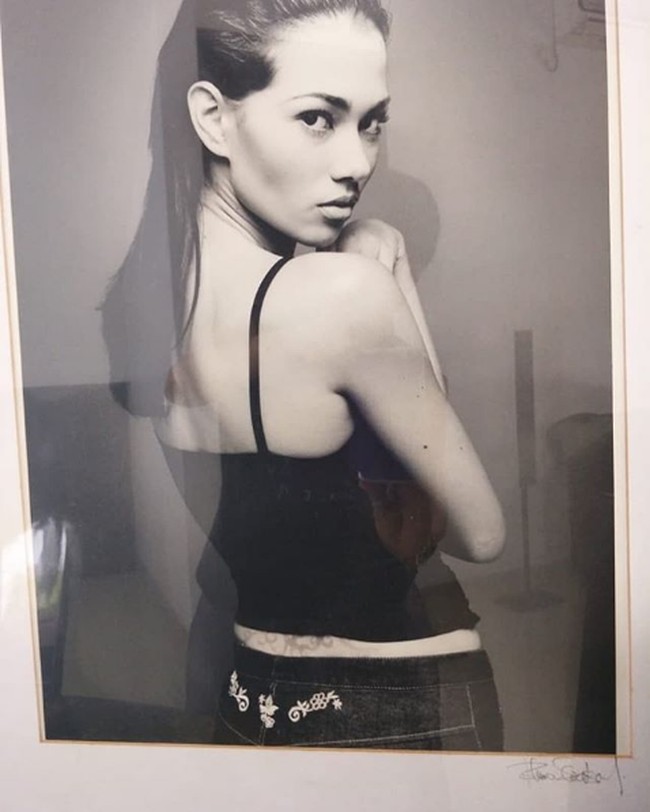 Catherine Wilson mengawali kariernya sebagai model catwalk. Tergabung dalam agensi  Look Models Indonesia, Catherine laris sebagai model. Ini adalah salah satu penampilannya ketika masih menjadi salah satu top model Indonesia. Foto: Dok. Instagram @catherinewilson