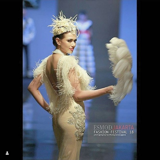 Catherine Wilson sempat vakum dari dunia hiburan setelah menikah dengan seorang pengusaha. Namun setelah pernikahannya itu berakhir dengan perceraian, Catherine kembali eksis di dunia hiburan, baik modelling maupun akting. Foto: Dok. Instagram @catherinewilson