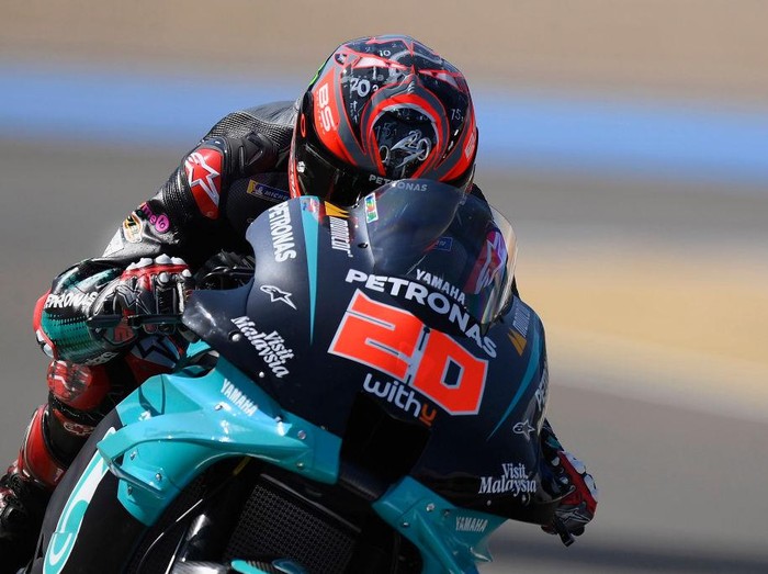 JEREZ DE LA FRONTERA, SPAIN - JULY 15: Fabio Quartararo of France and Petronas Yamaha SRT   heads down a straight during the MotoGP tests at the Circuito de Jerez on July 15, 2020 in Jerez de la Frontera, Spain. (Photo by Mirco Lazzari gp/Getty Images)