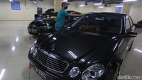 Seperti diketahui, kawasan tersebut menjadi salah satu sentra penjualan mobil bekas yang cukup populer di Jakarta Selatan.