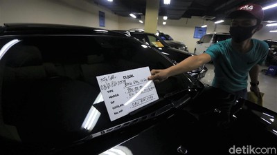 Geliat Penjualan Mobil Bekas di Blok M