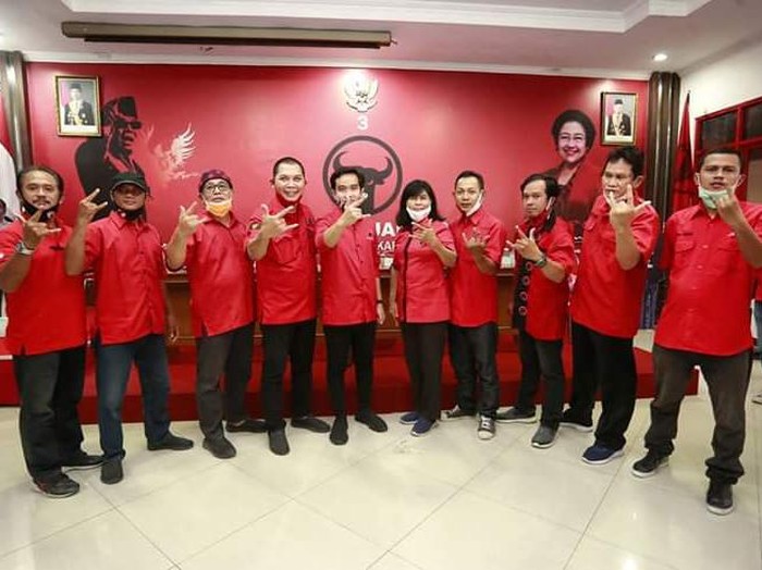 Gibran-Teguh bersama jajaran PAC PDIP Solo, Minggu (19/7/2020).