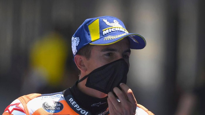 JEREZ DE LA FRONTERA, SPAIN - JULY 18: Marc Marquez of Spain and Repsol Honda Team celebrates at the end of the MotoGP qualifying practice during the MotoGP of Spain, Qualifying at Circuito de Jerez on July 18, 2020 in Jerez de la Frontera, Spain. (Photo by Mirco Lazzari gp/Getty Images)