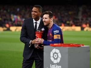 Resmi Latih Indonesia, Kluivert Datang Sabtu, Dikenalkan Minggu Sore