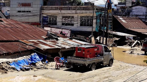Perbaikan Jaringan Telekomunikasi di Luwu Utara Usai Banjir Bandang