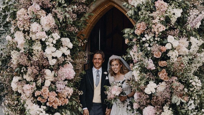 Putri Beatrice Menikah Putri Beatrice dan Edoardo Mapelli Mozzi menikah di Royal Chapel of All Saints di Royal Lodge, Windsor, Inggris.