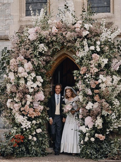 Putri Beatrice Menikah Putri Beatrice dan Edoardo Mapelli Mozzi menikah di Royal Chapel of All Saints di Royal Lodge, Windsor, Inggris.