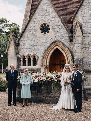 Putri Beatrice dan Edoardo Mapelli Mozzi menikah di Royal Chapel of All Saints di Royal Lodge, Windsor, Inggris.
