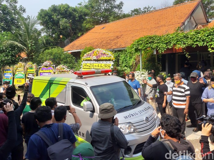 Suasana rumah duka Sapardi Djoko Damono