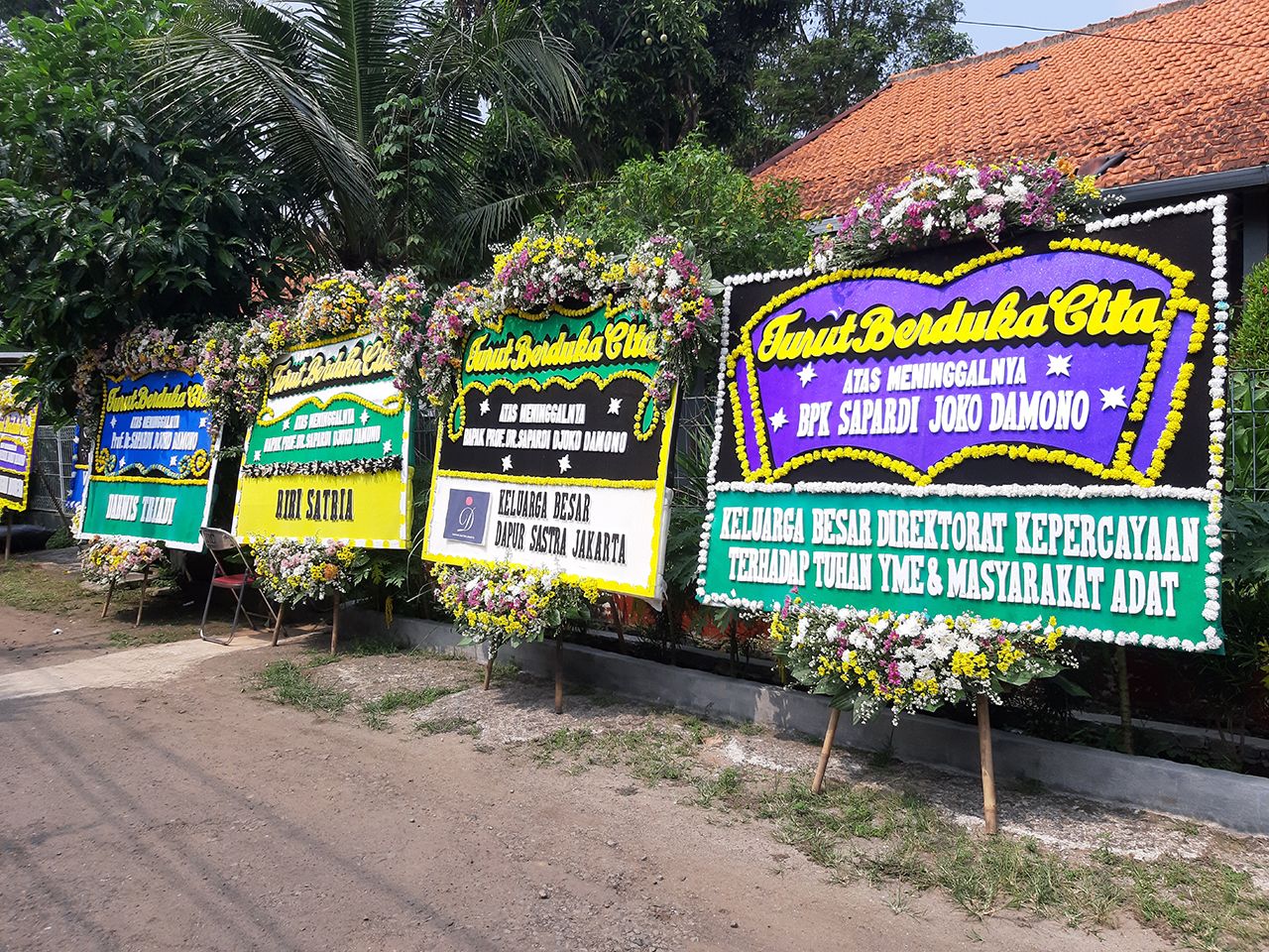 Suasana rumah duka Sapardi Djoko Damono