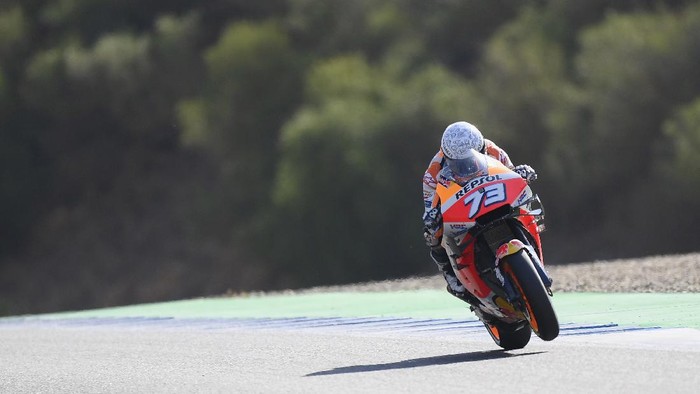 JEREZ DE LA FRONTERA, SPAIN - JULY 18: Alex Marquez of Spain and Repsol Honda Honda heads down a straight during the MotoGP of Spain Qualifying at Circuito de Jerez on July 18, 2020 in Jerez de la Frontera, Spain. (Photo by Mirco Lazzari gp/Getty Images)