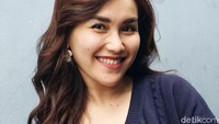 Mereka beradu dalam menjawab soal matematika, namun sayangnya Ayu kalah. Pool/Palevi S/detikFoto.
