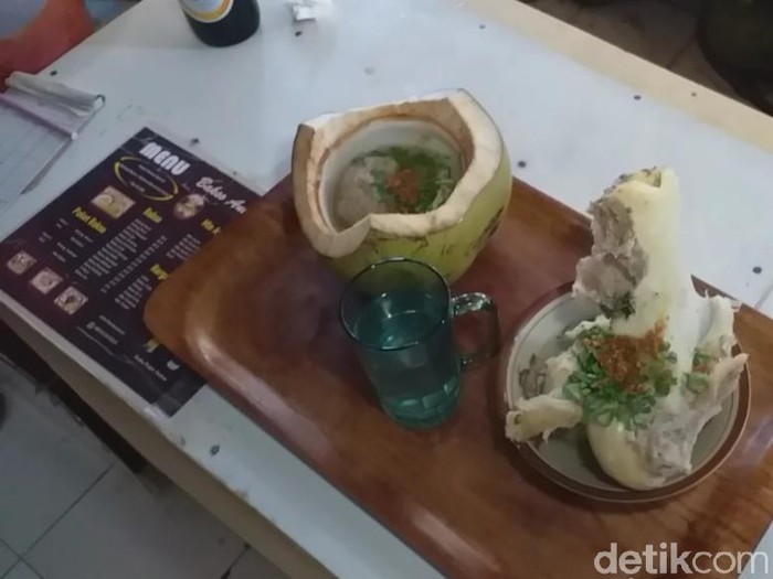 bakso tulang sumsum kelapa muda