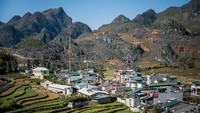 Vietnam diketahui menjadi salah satu penghasil tekstil terbesar di dunia. Salah satu daerah penghasil tekstil berada di provinsi Ha Giang.  