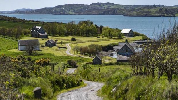Horse Island, di lepas pantai Cork Barat, Irlandia, dijual dengan harga $ 6,3 juta. (Montague Real Estate via CNBC.com)