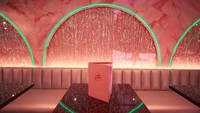 Ada lagi bar berwarna pink yang menggemaskan. Barnya dikenal bernama Tonight Jesphine yang menawarkan aneka cocktail. Foto: Londonist