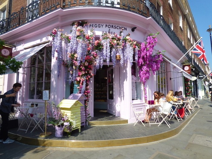 Kafe serba pink