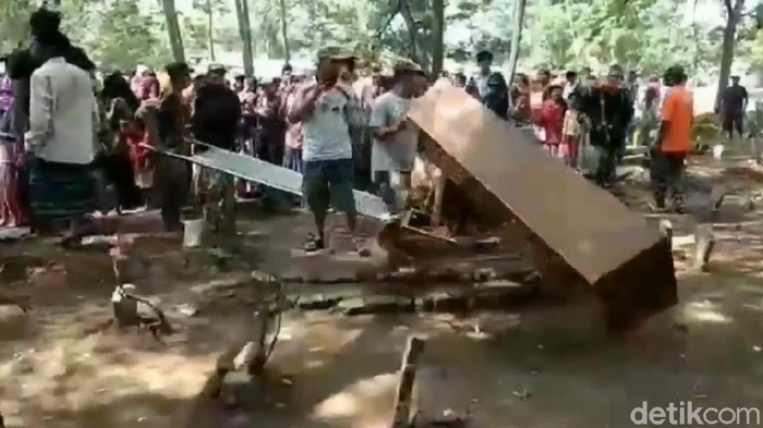 Kasus Bongkar Peti Jenazah Pasien COVID-19