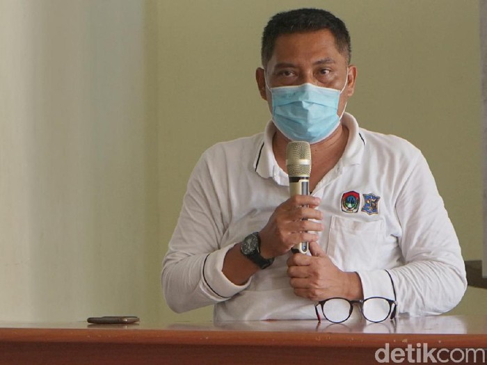 Kepala Satpol PP Kota Surabaya Eddy Christijanto