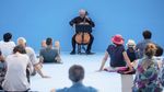 Ketika Konser Cello Digelar di Kolam Renang
