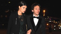 Linda Morselli dan Valentino Rossi berpacaran selama empat tahun dan rencananya akan menikah jika ia berhasil menjuarai MotoGP 2015. Getty Images/Miquel Benitez